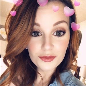 Meet your Posher, Emilee